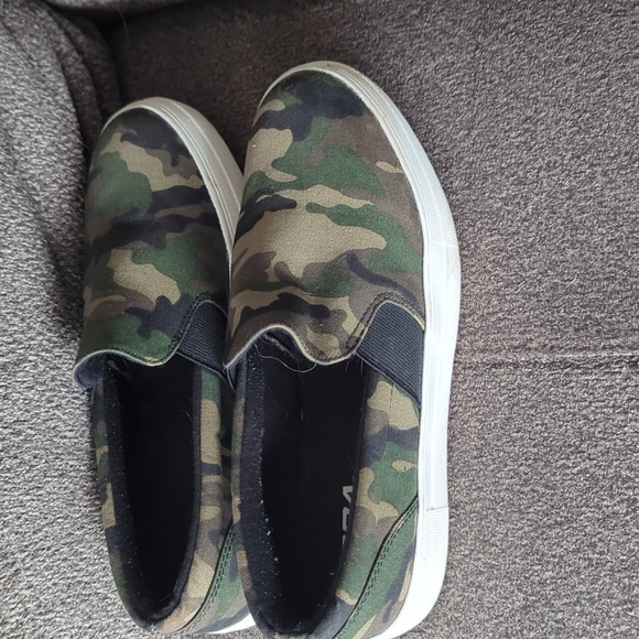 Camo slip on sneaker - Picture 3 of 3